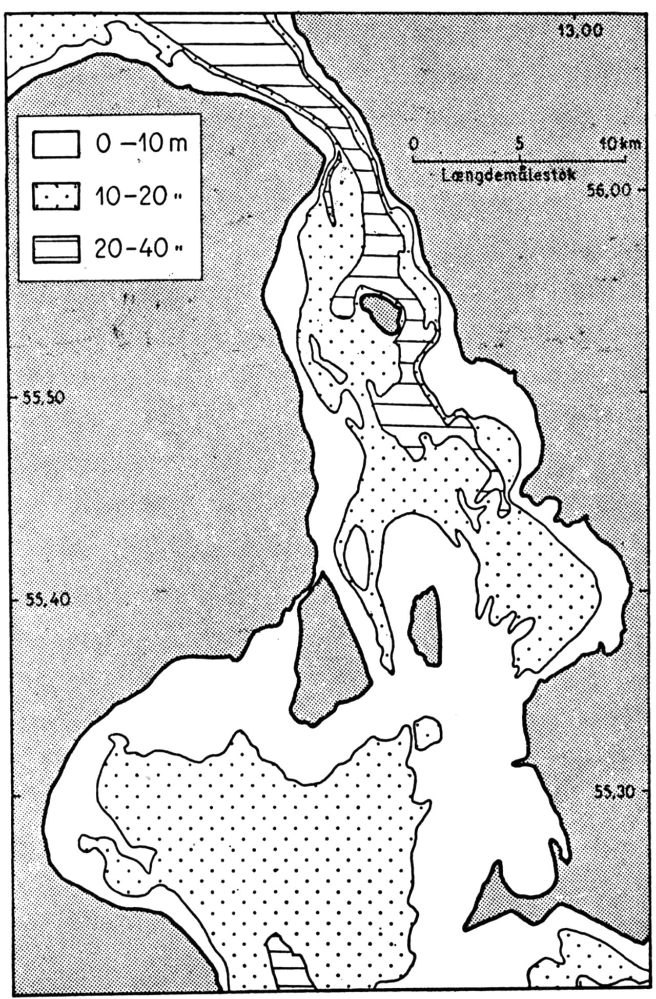 (Kort). Øresunds dybdeforhold.I Øresunds nordlige del fortsætter det østlige Kattegats store dybder gennem den 4 km brede snævring ved Helsingør og videre s.-på, ø. om Ven. Helt forskellige herfra er dybdeforholdene mellem Kbh. og Malmö, hvor øerne Amager og Saltholm deler Sundet op i 3 løb. Kalvebodstrand er lavvandet, lukket med sluse til regulering af vandstand i Kbh.s havn og nu delvis tørlagt ved inddæmning (se amtskortet). Drogden mellem Amager og Saltholm deles mod nord af Middelgrunden i Kongedyb og Hollænderdyb m. 10 m.s dybde; mod syd er en fyrmærket sejlrende kunstig uddybet til 8 m, og i Flinterende, øst for Saltholm er lign. dybde. For største delen af handelstonnagen er dybderne her tilstrækkelige, kun de allerstørste skibe må benytte Store Bælt som adgangsvej til Østersøen. For vandudvekslingen mellem Østersøen og Kattegat er denne tærskel imidlertid en væsentlig hindring. Det brakke vand fra Østersøen kan som overfladestrøm gå n.-på, medens Kattegats salte, tunge vand går som bundstrøm s.-på, hovedsagelig gennem Bælterne. Øresund afgrænses m. n. af linien Gilbjerg Hoved–Kullen og m. s. af linien Stevns fyr–Falsterbo pynt.Geogr. Lab. del.