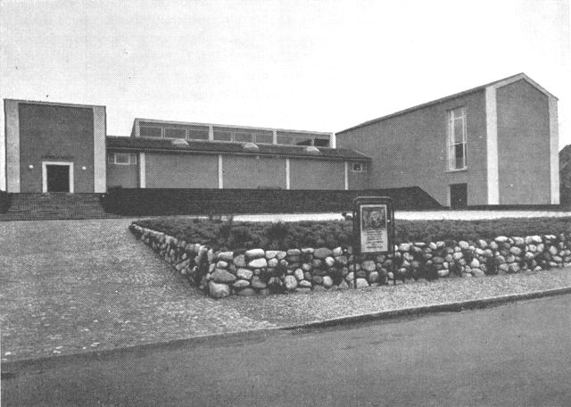 (Foto). Willumsen-museet i Frederikssund, opf. 1957 (arkt. Tyge Hvass). Danmarks nyeste og mest moderne kunstmuseum.Fot. Jonals 1957.