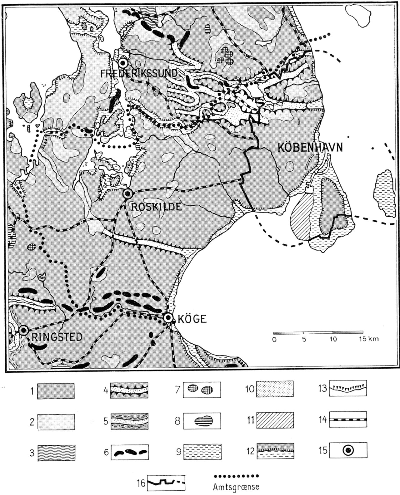 (Kort). 1. Ungt morænelandskab, overvejende lerbund. 2. Ungt morænelandskab, overvejende sandbund. 3. Hedeslette. 4. Tunneldal, udformet af smeltevandsfloder under gletscherisen. 5. Smeltevandsdal udformet uden for isranden. 6. Ås, langstrakt bakke opbygget af smeltevandsaflejringer mellem isvægge. 7. Issølandskab med fladbakker, d.v.s. isolerede, fladtoppede bakker opbygget af lerede bundaflejringer fra søer, der helt el. delvis var begrænset af gletscheris. 8. Større issøbassinflader, tørtliggende søbund fra tidl. issø. 9. Marint forland dannet efter stenalderen: strandvoldssletter, hævet havbund og afspærringsforland. 10. Klitlandskab og flyvesandsterræn. 11. Inddæmmet areal. 12. Stenalderhavets højeste kystlinie. 13. Større kystklinter. 14. Jernbanelinie. 15. Købstad. 16. Grænse for Københavns bebyggede areal.Efter Geodætisk Instituts skolevægkort 1:250.000 og Atlas over Danmark 1:750.000.Redaktion: Axel Schou.