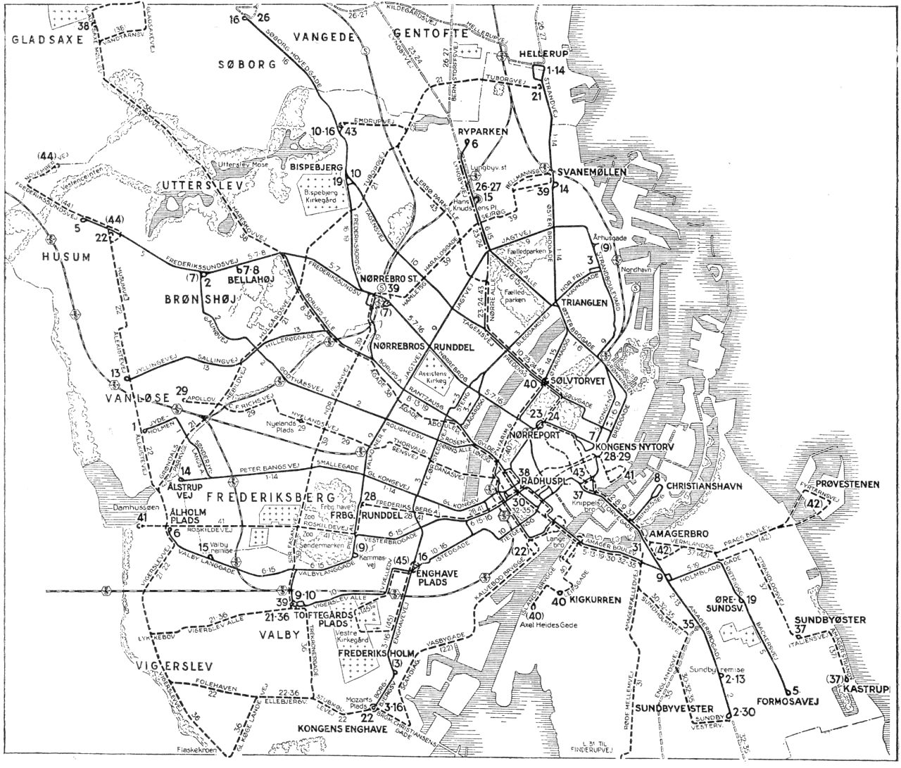 (Kort). Københavns sporvejes linienet d. 1. oktober 1958. – sporvognslinier. – buslinier. – trolleybuslinier.