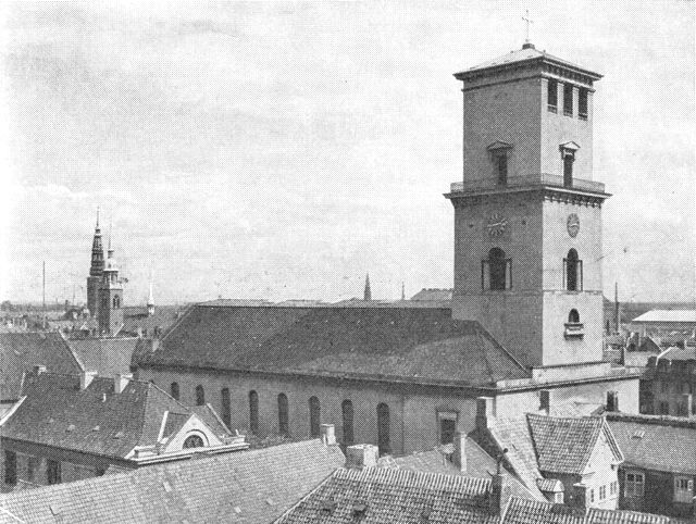 (Foto). Vor Frue Domkirke – set fra Skt. Petri kirkes tårn.