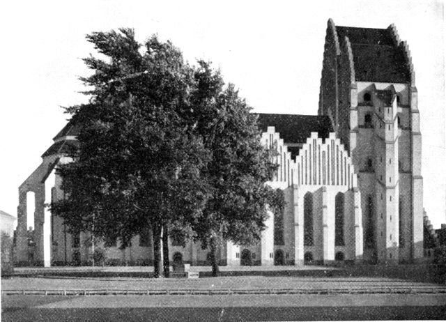 (Foto). Grundtvigs kirke.