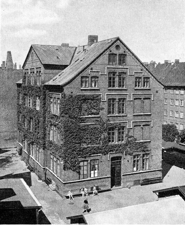 (Foto). Sølvgades skole, Københavns ældste i brug værende skolebygning (opført 1847).