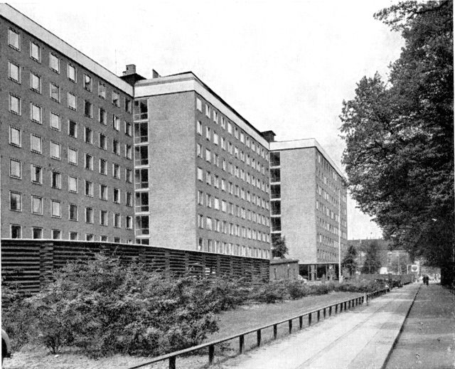 (Foto). Egmont H. Petersens Kollegium, set fra Nørre Allé.