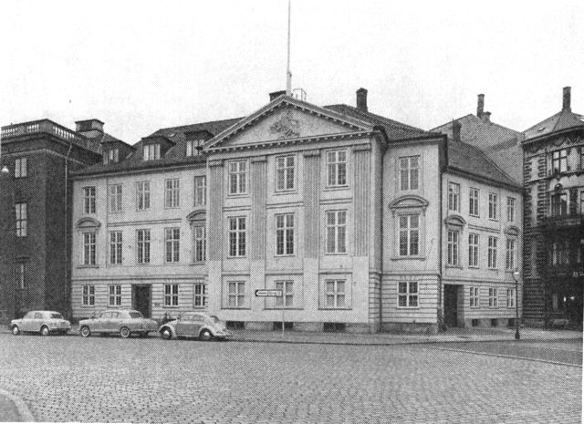 (Foto). Harsdorffs Palæ, Kongens Nytorv 3–5.