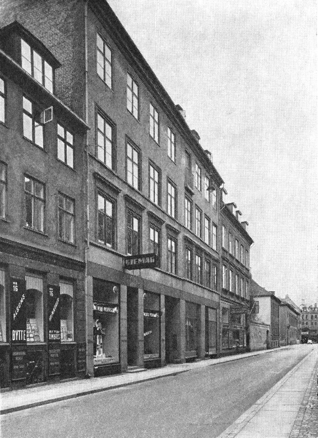 (Foto). Fiolstræde 12–14.