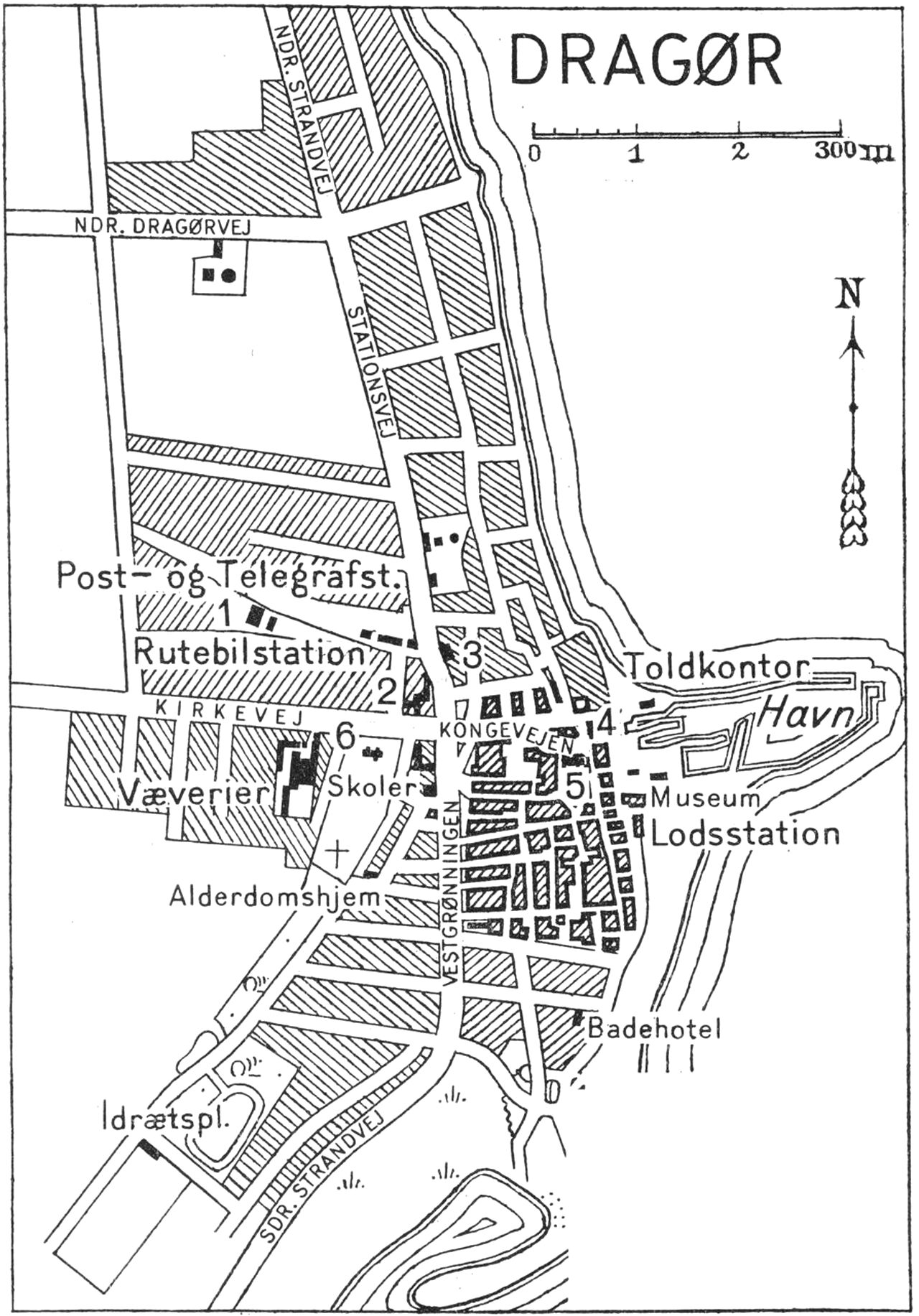 (Kort). 1 Dragør Jernstøberi2 Amagerbanken3 Raadhus4 Strandhotellet5 Dragør Kro6 KirkeG.E.C.Gads ForlagRevideret 1958. Geodætisk Institut. Eneret