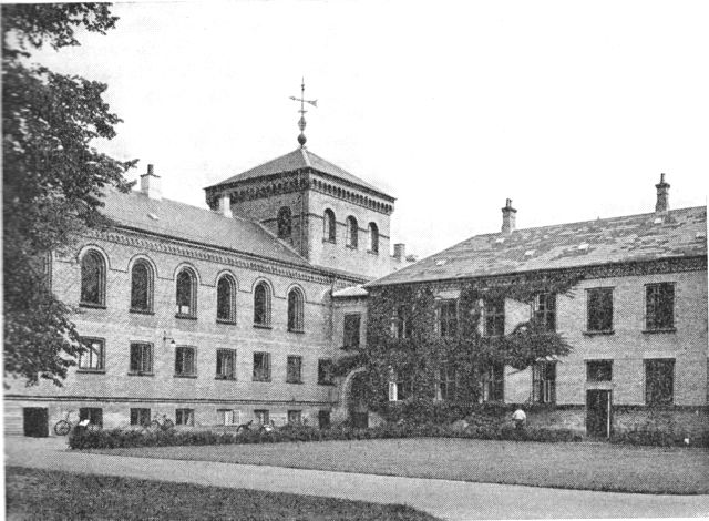 (Foto). Skt. Hans Hospital. Parti af kurhuset, delvis opført 1854–59 efter en oprindelig plan af G. Bindesbøll.