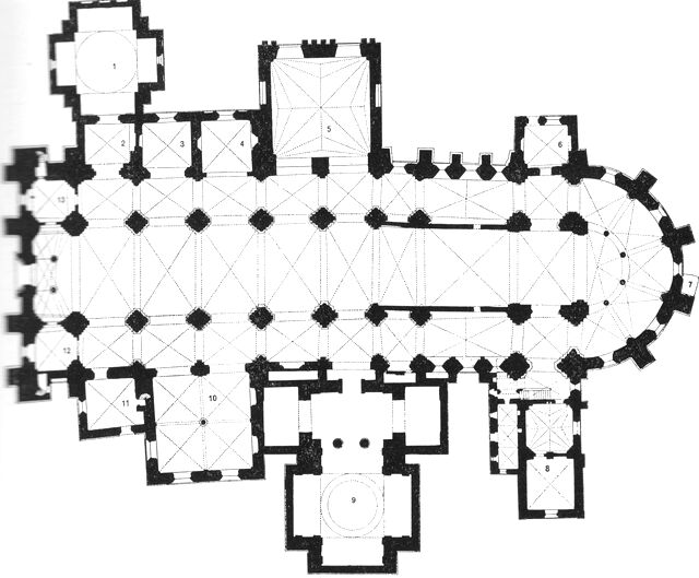 (tegning). Plan af Roskilde domkirke.1. Christian IX.s kapel. 2. Nordvestre våbenhus. 3. Skt. Birgittes kapel. 4. Skt. Andreas’ kapel. 5. Christian IV.s kapel. 6. Oluf Mortensens våbenhus. 7. Absalonsbuen. 8. Kapitelhuset. 9. Frederik V.s kapel. 10. Helligtrekongers kapel el. Christian I.s kapel. 11. Sydvestre våbenhus. 12. Bethlehems kapel. 13. Skt. Sigfreds kapel.