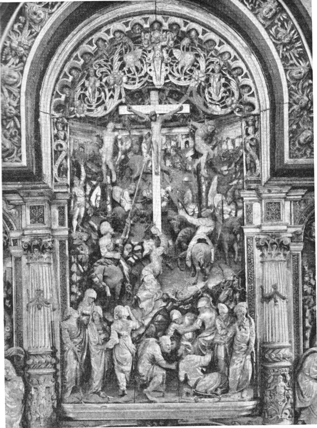 (Foto). Øverste midterfelt af altertavlen i Roskilde domkirke – med relieffremstilling af korsfæstelsen.