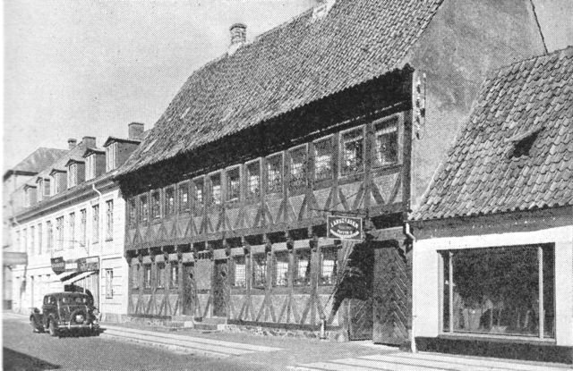 (Foto). Vestergade 16, opført 1644.