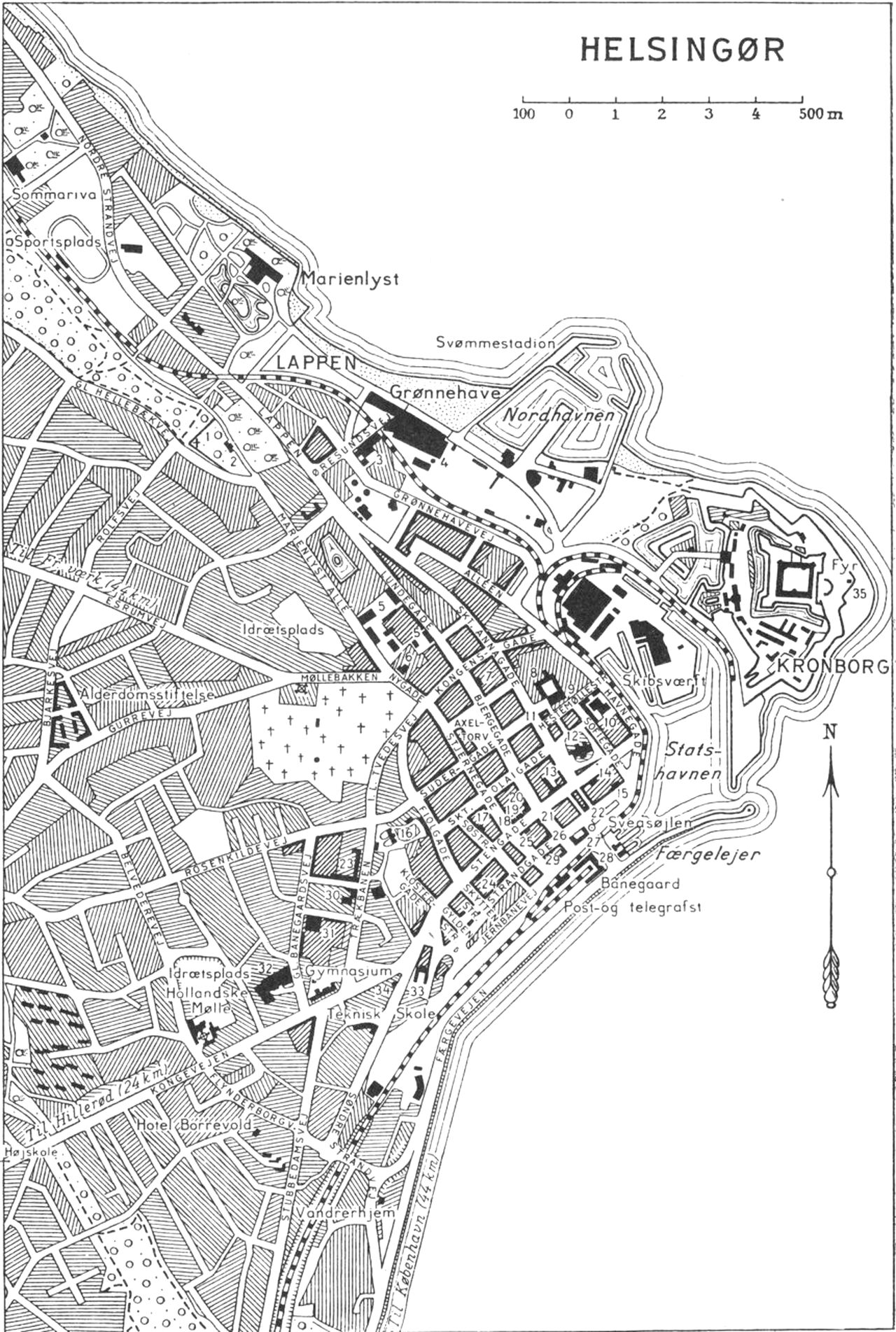 (Kort). 1 Hamlets Grav2 Marienlyst Slot3 Fiskenetsfabrik4 Gummifabrikken Tretorn5 Kommuneskoler6 Skt Vincents Kirke7 Eckardts Stiftelse8 Klosteret9 Skt Mariæ Kirke10 Wiibroes Bryggeri11 Karmeliterhuset12 Skt Olai Kirke13 Raadhus14 Dommergaarden15 Lodskontor16 Øresundshospitalet17 Sommerteater18 Sparekassen for Helsingør og Omegn19 Industriforeningen20 Hotel Øresund21 Helsingør og Omegns Bank22 Apotek23 Alderdomshjemmet24 Apotek25 Landmandsbanken26 Missionshotel27 Toldkammer28 Turistbureau29 Hotel Skandia30 Bethesda31 Tekstilfabrik32 Væveri33 Falcks Redningskorps34 Zone-Redningskorps35 SignalstationG.E.C. Gods ForlagRevideret 1952 Geodætisk Institut Eneret