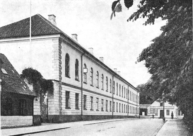 (Foto). Frederiksborg statsskole i Hillerød.