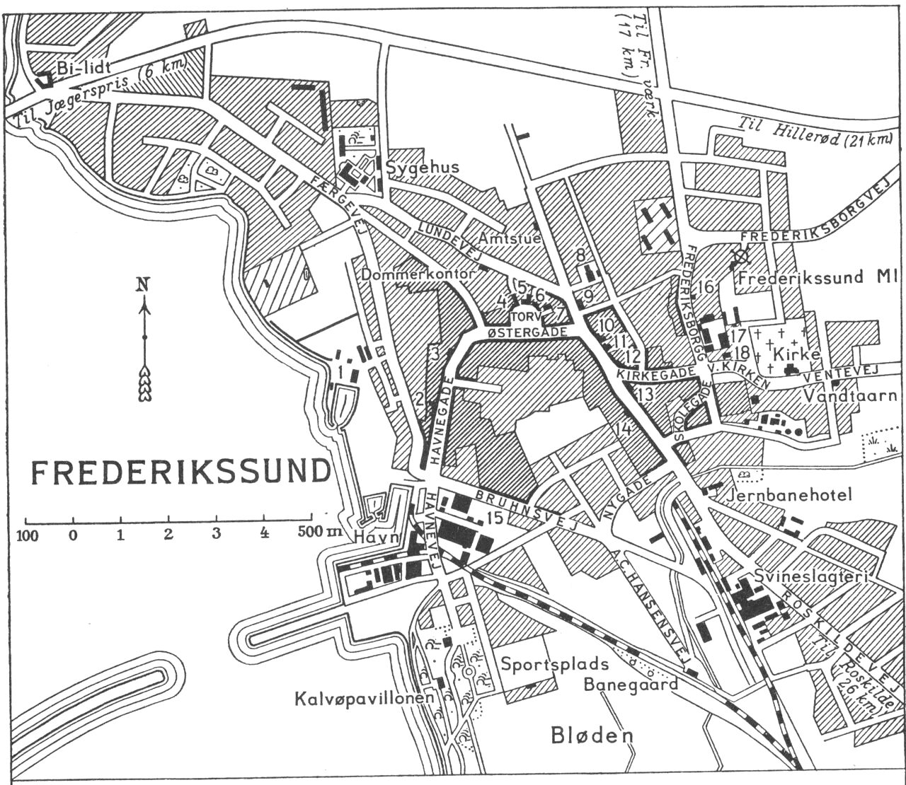 (Kort). 1 Skibsværft2 Apotek3 Hotel Isefjord m. teatersal4 Raadhus5 Tinghus og Arresthus6 Politistation7 Rutebilstation8 Privat realskole9 Posthus10 Frederikssund og Omegns Bank11 Spare-og Laanekasse for Frsund og Omegn12 Andelsbanken13 Hotel Frederikssund14 Frederiksborg Amts Spare-og Laanekasse15 Jernstøberi og maskinfabrik16 Teknisk Skole17 Kommuneskole18 De gamles HjemG.E.C. Gads ForlagRevideret 1952 Geodætisk Institut Eneret