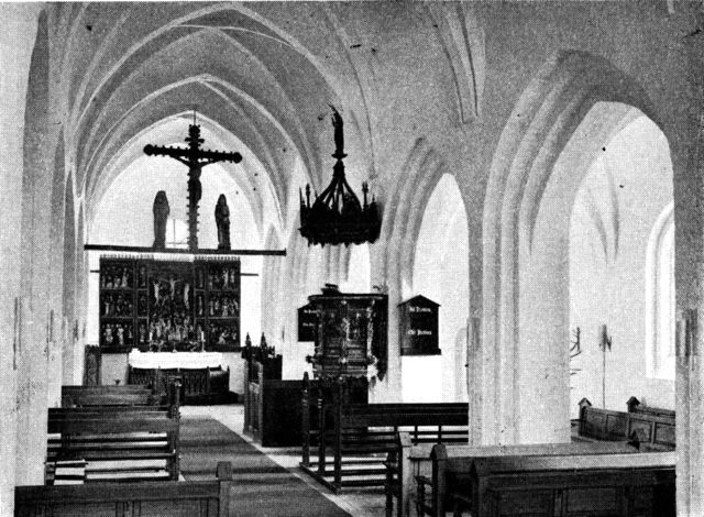 (Foto). Holmstrup kirkes indre.