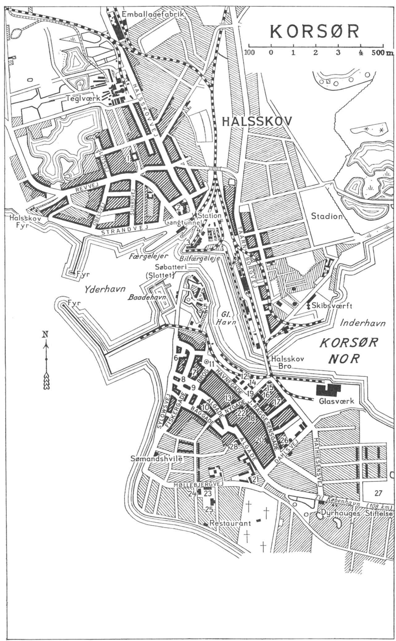 (Kort). 1. Kommuneskole2. Jernstøberi3. Toldkammer4. Posthus og telegrafst.5. Vandrerhjem6. Realskole7. Apotek8. Dommerkontor9. Skt. Pouls Kirke10. Ting-og arresthus11. Statue af Jens Baggesen12. Falcks Redningskorps13. Landmandsbanken14. Borgmester- og kæmner kontor Politistation Turist-og erhvervskontor15. Klubhotellet16. Sparekasse f.Korsør og Omegn17. Kommuneskoler18. Rutebilstation19. Hotel „Korsør“ m.teatersal20. Afholdshotel21. Mathiesens Planteskole22. Korsør Handels-og Landbobank23. Sygehus24. Alderdomshjem25. Epidemisygehus26. Teknisk Skole27. Udsigtstaarn. Vandtaarn28. KongsgaardenG.E.C. Gads ForlagRevideret 1952 Geodætisk Institut Eneret.