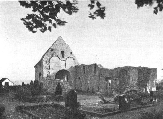 (Foto). Ruin af den nedbrudte Øster Marie gamle kirke. Set fra nordvest.