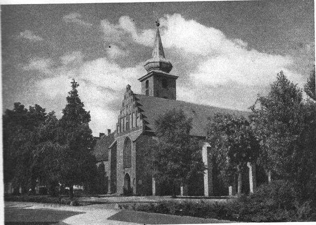 (Foto). Nykøbing kirke set fra sydvest.