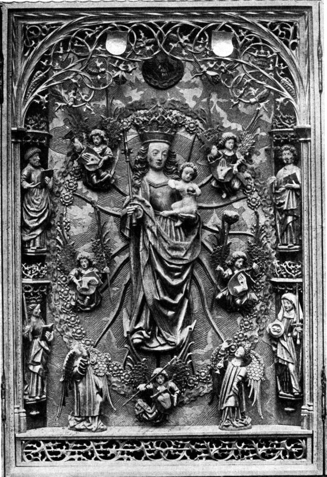 (Foto). Midtfelt (Maria med Jesusbarnet) på altertavlen i Engestofte kirke.