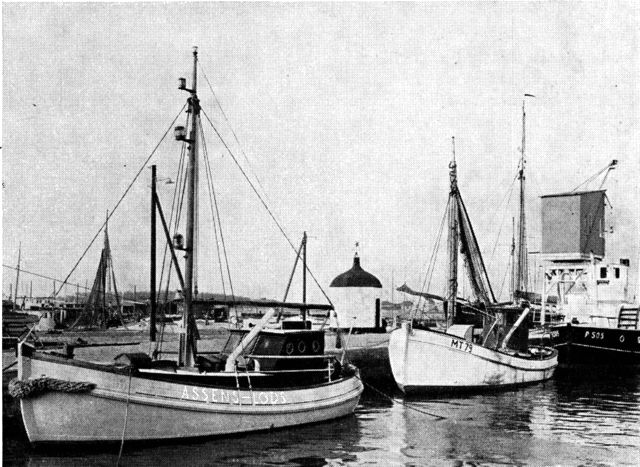 (Foto). Parti fra havnen. I baggrunden det gamle Kogehus fra 1825.