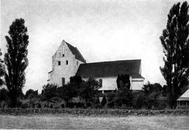 (Foto). Pårup kirke set fra syd.