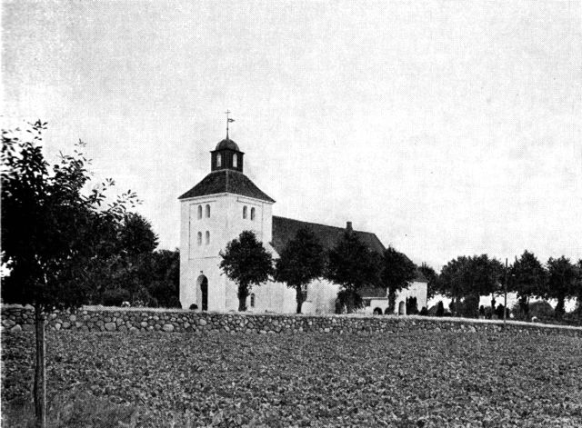 (Foto). Krogsbølle kirke set fra sydvest.