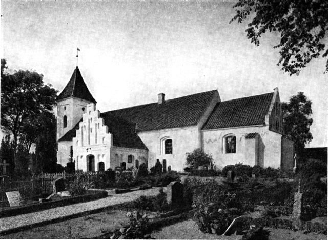 (Foto). Rorslev kirke, set fra syd.