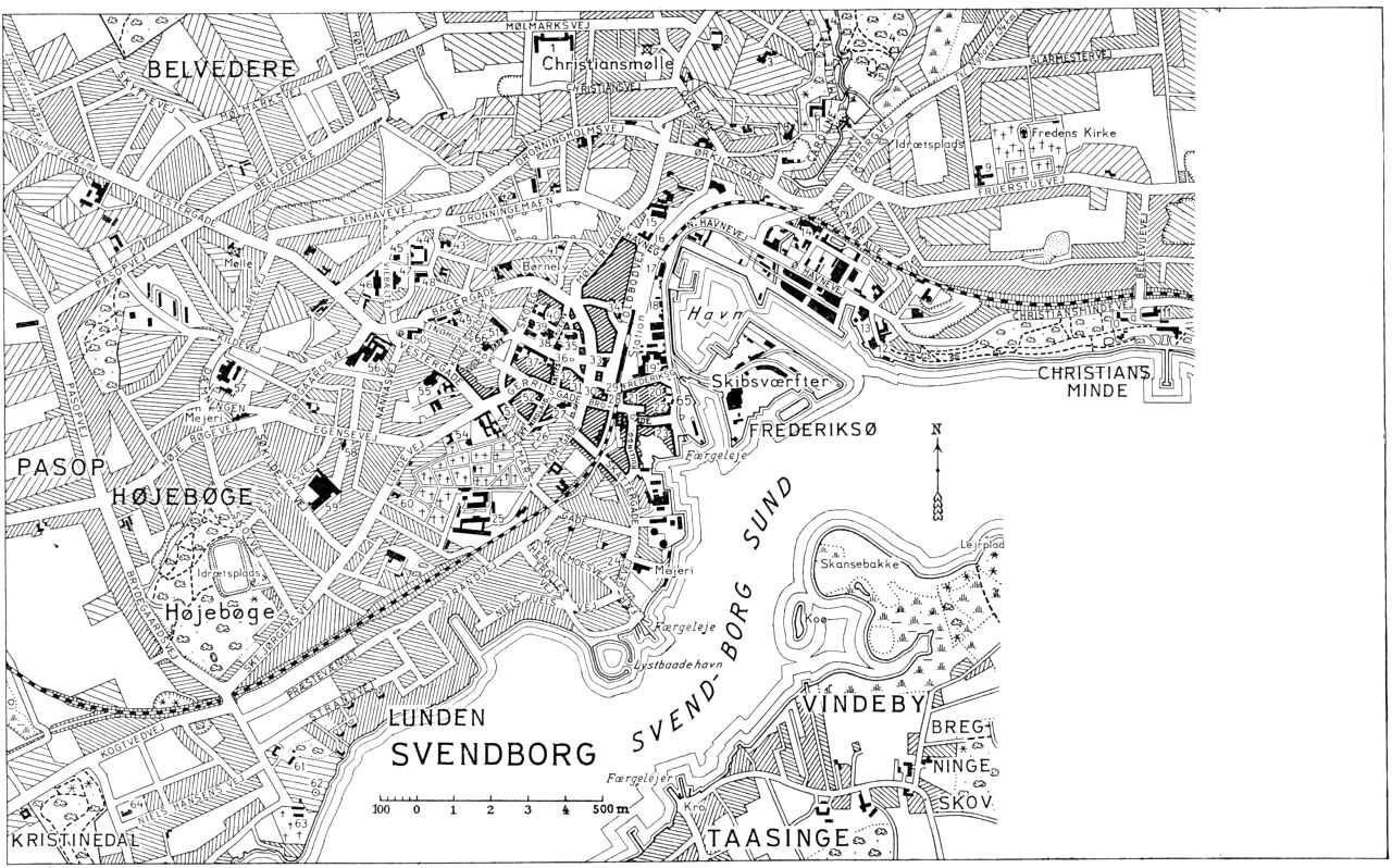 (Kort). 1. Nordre Skole2. Ørkildshus (Amtmandsbolig)3. Holbølls Minde (Julemærkehjem)4. Caroline Amalielund m. pavillon og sommerteater5. Ruin (Ørkild Slot)6. Alderdomshjem7. Sømandshøjskole8. Navigationsskole9. Østre Skole10. Villa Søro (Vandrerhjem)11. Christiansminde Badehotel12. Øxenbjerg Dampmølle13. Kalkværk14. Svineslagteri15. Sydfyns Frøavl16. Skt. Knuds Kirke og Skole Skt. Maria Hospital (rom-ka.)17. Toldkammer18. Rutebilstation19. Kvægtorv og eksportstalde20. Hotel „Phønix” og hotel „National”21. Andelsbanken22. Ny Missionshotel23. Hotel „Ærø”24. Færgevejens Skole25. Centralsygehus26. Ida Holsts Realskole27. Skt. Nikolai Kirke28. Svendborg Bank29. Hotel „Klostergaarden”30. Landmandsbanken og amtstue31. Sparekassen f. Svendborg og Omegn32. Løveapoteket33. Landbo-Sparek. f. Fyn34. Industrihotellet35. Vor Frue Kirke36. Falcks Redningskorps37. Raadhus38. Museum39. Teater40. Byskolen41. Baptistkirke42. Zoologisk Museum43. Haahrs Skole44. Arbejdsanstalt45. Handelshøjskole46. Svendborg Statsgymnasium47. Bibliotek48. Teknisk Skole49. Borgerstiftelsen50. Politistation ,dommerkontor, ting- og arresthus51. Svømmehal52. Skt. Nikolai Apotek53. Wandalls Hotel54. Metodistkirke55. Forsamlingshus56. Jernstøberi57. Svendborg Bryghus58. Dommerkontor for 33. retskreds59. Svendborg Tekstilfabrik60. „Kvindely” (Stiftelse)61. Præstegaard62. Mindestøtte f. omk. søfolk under verdenskrigene63. Skt. Jørgens Kirke og Stiftelse64. Alderdomshjem65. Hotel „Svendborgsund”66. Hotel „Svendborg”G.E.C. Gads ForlagRevideret 1953. Geodætisk Institut Eneret