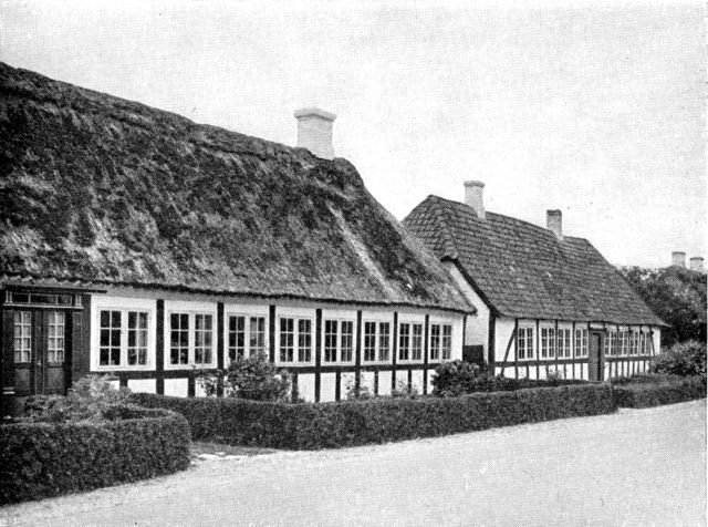 (Foto). Gamle huse i Grønnegade i Troense.