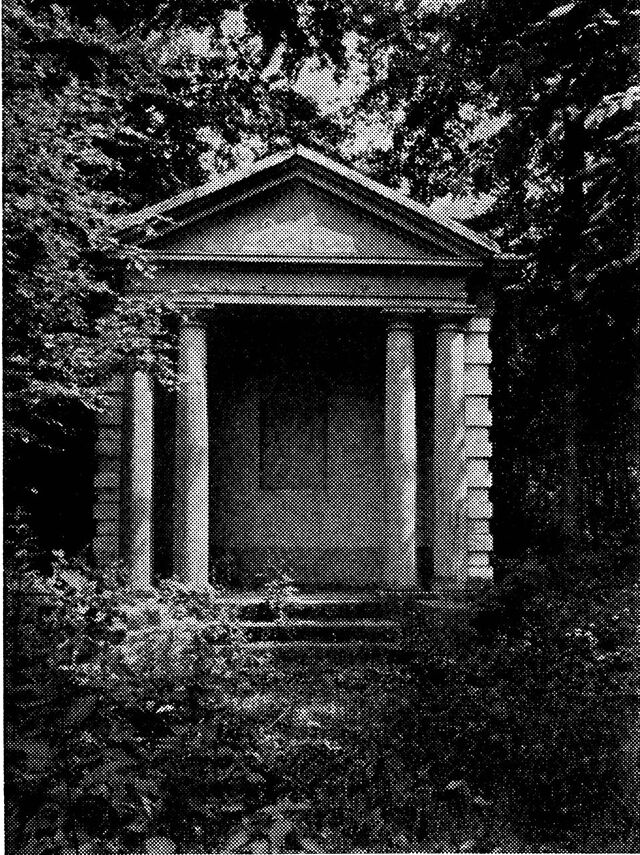 (Foto). Pan-templet i Hvedholms park.