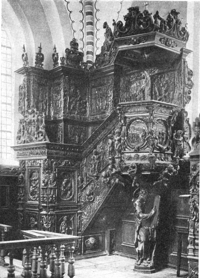 (Foto). Prædikestolen i Holckenhavns kapel.