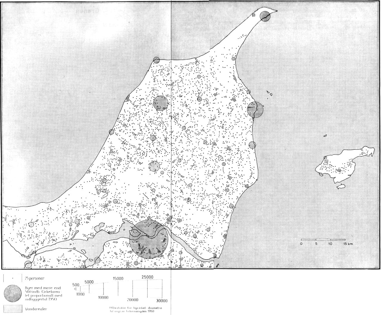 (Kort). Kortet viser befolkningens fordeling ved folketællingen 7. november 1950. Priksignaturen er så vidt muligt anbragt på de personers bosted, som prikkerne repræsenterer. Cirklerne repræsenterer folketallet i de geografiske byområder, der ikke altid falder sammen med byernes administrative eller statistiske grænser.Efter Geografisk Instituts befolkningsfordelingskort over Danmark 1:100.000.Redaktion: Aage Aagesen.