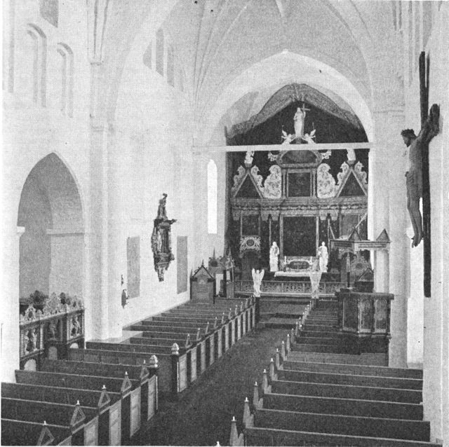 (Foto). Interiør fra Børglumkloster kirke.