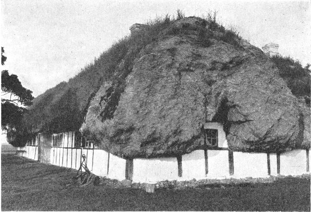 (Foto). Museumsgården i Byrum. Vestgavl og nordside.