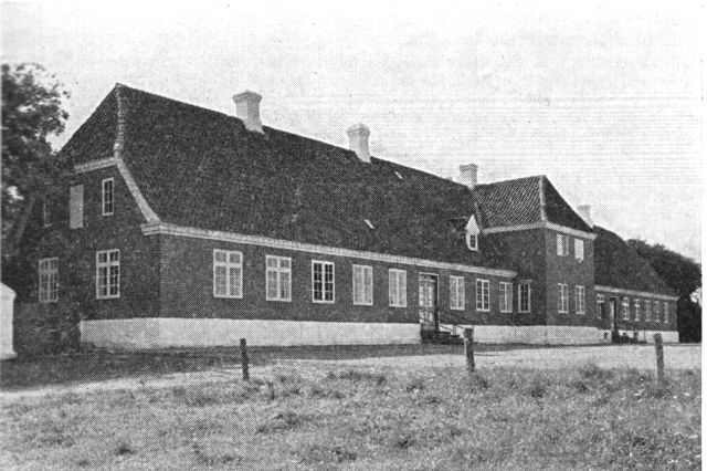 (Foto). Hovedbygningen på Nørhågård set fra nordøst. Opført 1801.