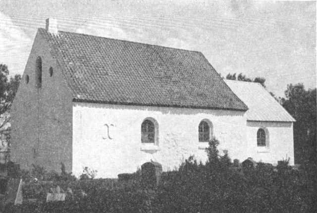 (Foto). Mollerup kirke set fra syd.