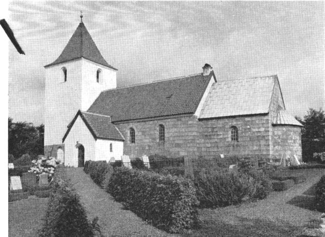 (Foto). Ørding kirke set fra sydøst.