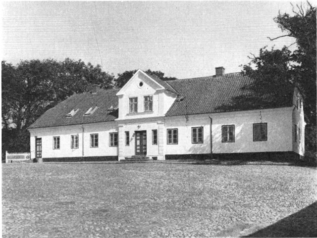 (Foto). Nandrup. Hovedbygningen set fra syd. Opført 1832.