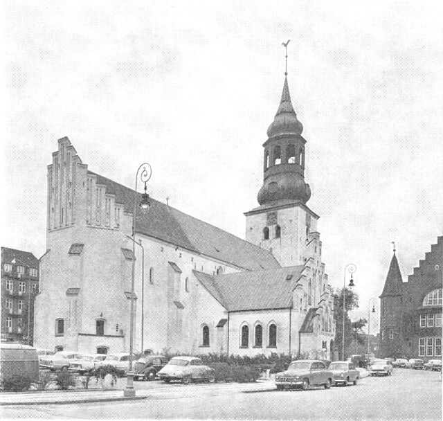 (Foto). Skt. Budolfi domkirke, set fra nordøst.