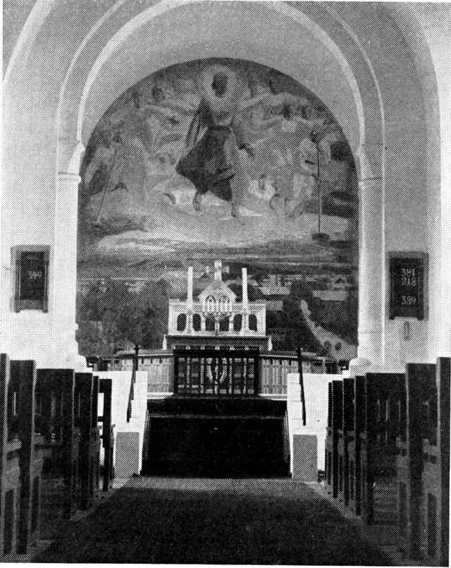 (Foto). Ranum kirkes kor med N. Larsen-Stevns’ freskomaleri. Fotograferet før alteret ændredes.