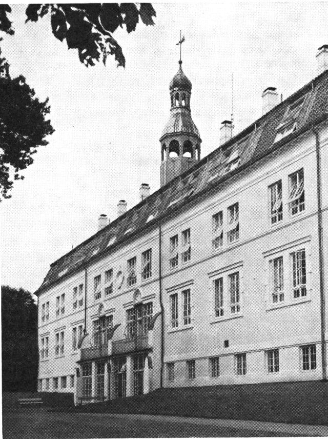 (Foto). Resenlund åndssvageanstalts hovedbygning.