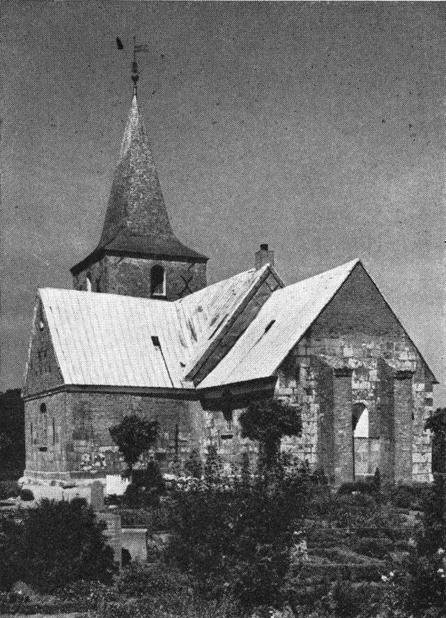 (Foto). Rødding kirke.