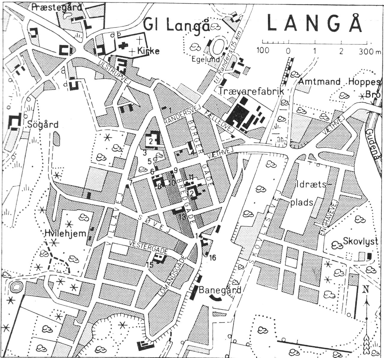 (Kort). 1 Missionshus2 Kommuneskole3 Kommunekontor4 Realskole5 Mindesten (Christian X)6 Brandstation7 Politistation8 Tømmerhandel9 Handelsbanken10 Sparekassen for Langå og omegn11 Andelsmejeri12 Jernstøberi og maskinfabrik13 Dansk Serie Industri14 Olesens Hotel15 Langå Træindustri16 Posthus og telegrafstationG. E. C. Gads ForlagRevideret 1960. Geodætick Institut Eneret