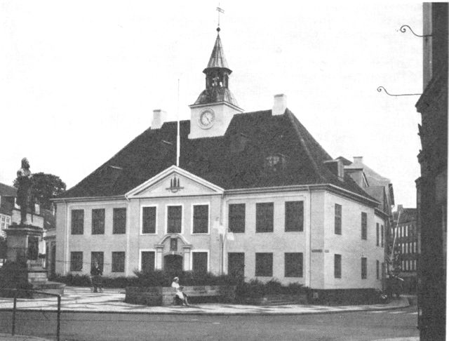 (Foto). Rådhuset. Opført 1778.