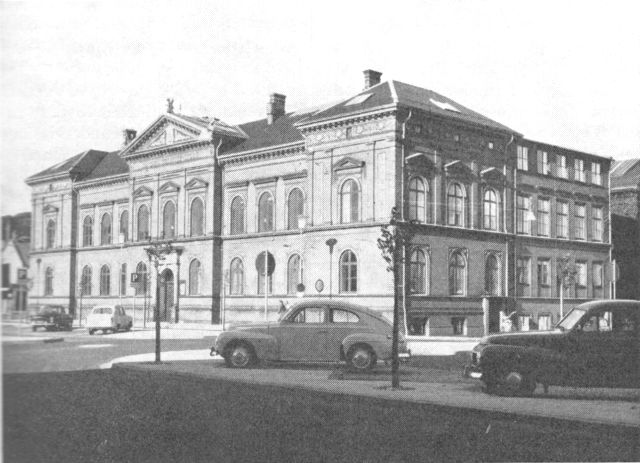 (Foto). Randers tekniske skole. Opført 1891.