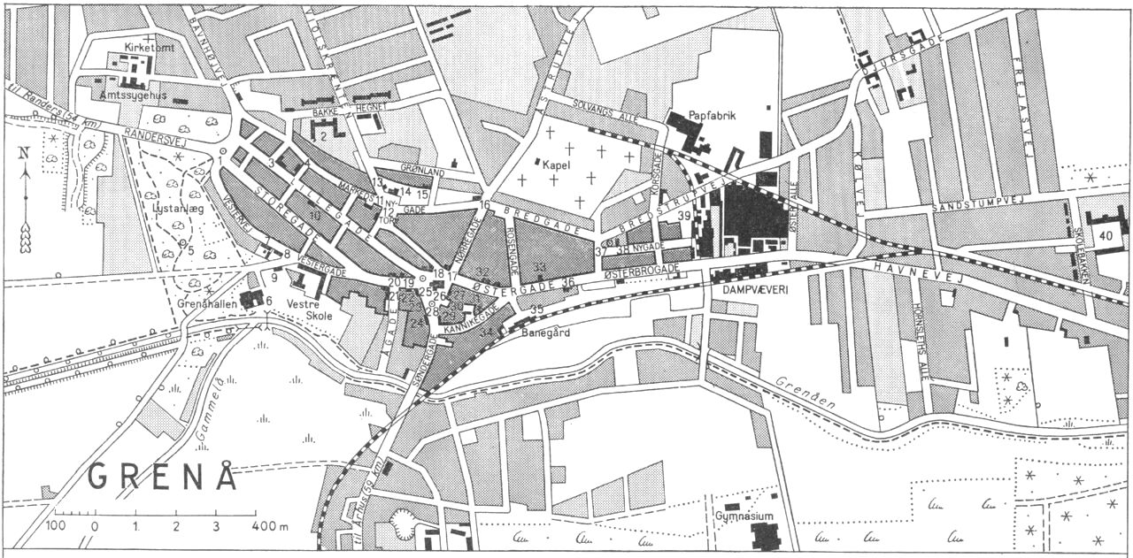 (Kort). 1 Mindesten (N. Pedersen Nyskov)2 Alderdomshjem3 Den gamle Borgmestergård4 De gamles Hjem5 Mindesten (konsul Momme)6 Pavillonen7 Teknisk Skole8 Skt. Peters Menighedshjem9 Folkebibliotek10 Aftenstjernen11 Falcks Redningskorps12 Andelsmejeri13 Brandstation14 Rådhus15 Katolsk-apostolsk Kirke16 Missionshus17 Banken for Grenå og omegn18 Ting- og arresthus19 Turistbureau20 Sparekassen for Grenå og omegn21 Missionshotellet22 Landmandsbanken23 Andelsbanken24 Hotel Dagmar25 Statue (Frederik VII)26 Kirke27 Hotel Skandinavien28 Statue (Søren Kanne)29 Museum30 Gartnerhallen31 Zoneredningskorps32 Grenå Apotek33 Hotel By-Kroen34 Posthus og telegrafstation35 Rutebilstation36 Dommerkontor37 Monument (H.P. Rosenvinge)38 Børnehjem39 Andelssvineslagteri40 Østre SkoleG. E. C. Gads ForlagRevideret 1960. Geodætisk Institut. Eneret