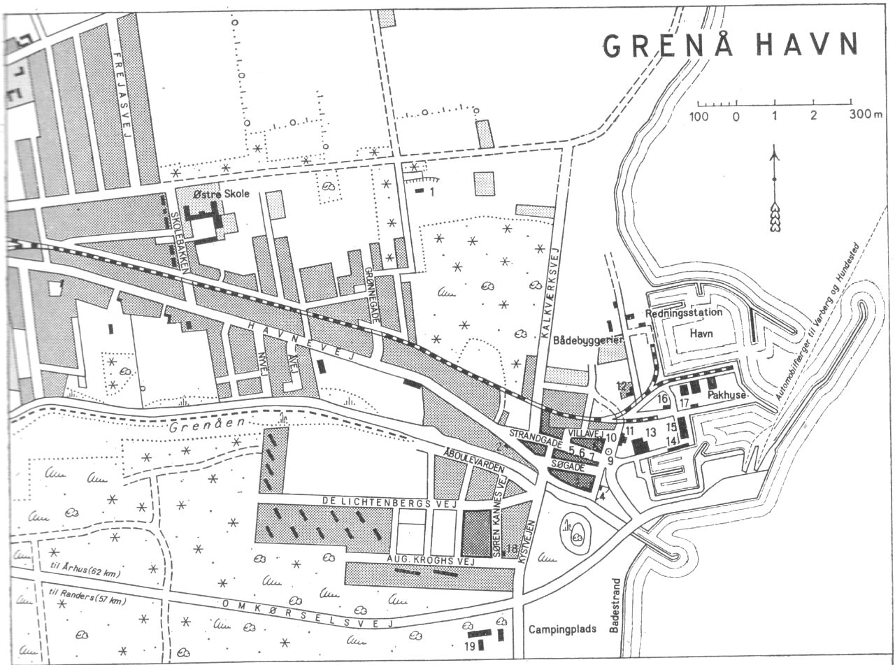 (Kort). 1 Dansk Damman Asfalt2 Simon Peters Kirkesal3 Hotel Grenå Strand4 Havnekontor5 Landmandsbankens Havnekontor6 Sømandshjemmet7 Banken for Grenå og omegn8 Postindleveringssted9 Mindestøtte (Kutterfører M.C. Jensen)10 Ankerstjernen (Afholdshotel)11 Isværk12 Toldkammer13 Grenå Motorfabrik14 Fiskeauktionshal15 Kornlager16 Filetfabrik17 Rutebåd (Grenå-Anholt-København)18 Navigationsskole. Vandrerhjem19 Hotel du NordG.E.C. Gads ForlagRevideret 1961. Geodætisk Institut. Eneret