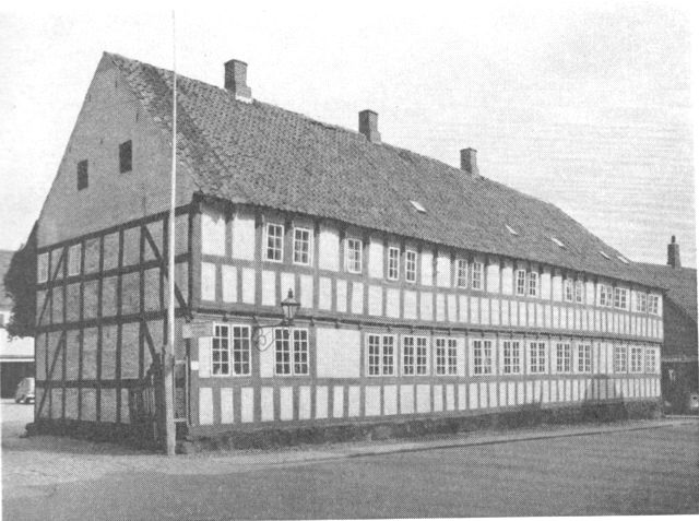 (Foto). Gammel købmandsgård, Søndergade 1. Nu hjemsted for Djurslands Museum.
