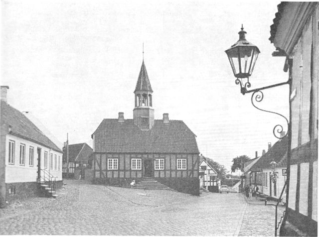 (Foto). Ebeltoft gamle rådhus. Nu hjemsted for Ebeltoft Folkemuseum.
