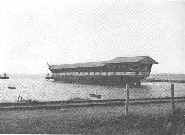 (Foto). Fregatten »Jylland« i Ebeltoft havn 1962.